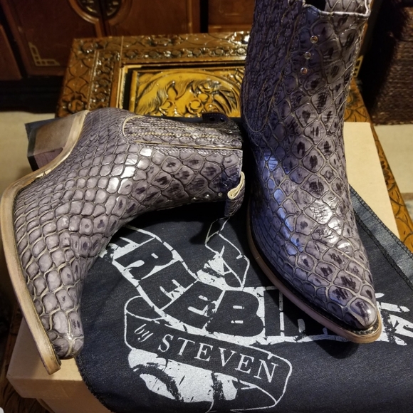 Meet Your Posh Ambassador, Dianeπ§πΎββοΈπ΄πΎ - Picture 9 of 16